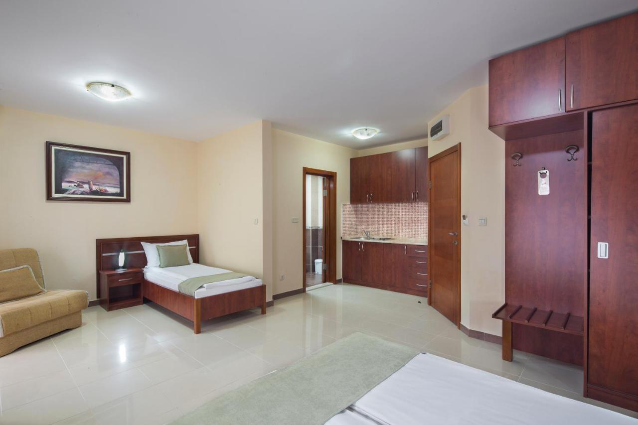 Apartmani Salus Будва Екстериор снимка